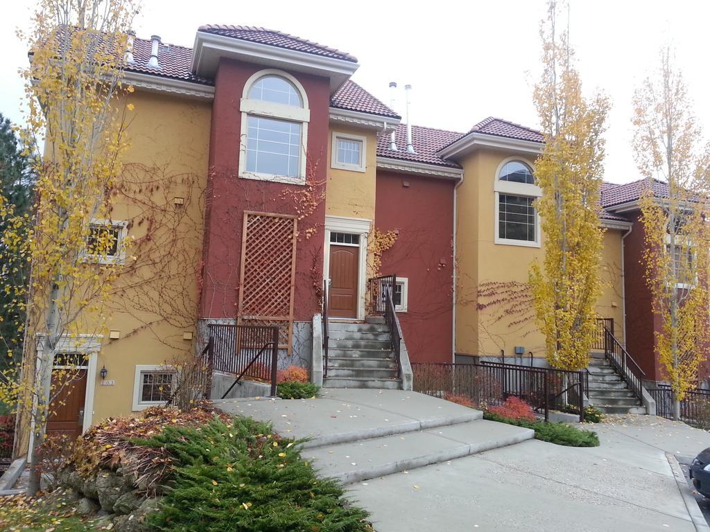Bellasera Tuscan Villas By Associated Property Management Kelowna Extérieur photo